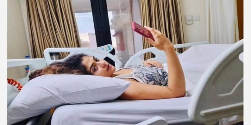 *কিন্তু তাতেও তাঁর মুখের হাসি ম্লান হয়নি। বরং চুল কাটার পরে তাঁর হাসি মুখ নিয়ে ফের সোশ্যাল মিডিয়ায় ফিরেছেন তিনি। ছবিঃ ইনস্টাগ্রাম। 