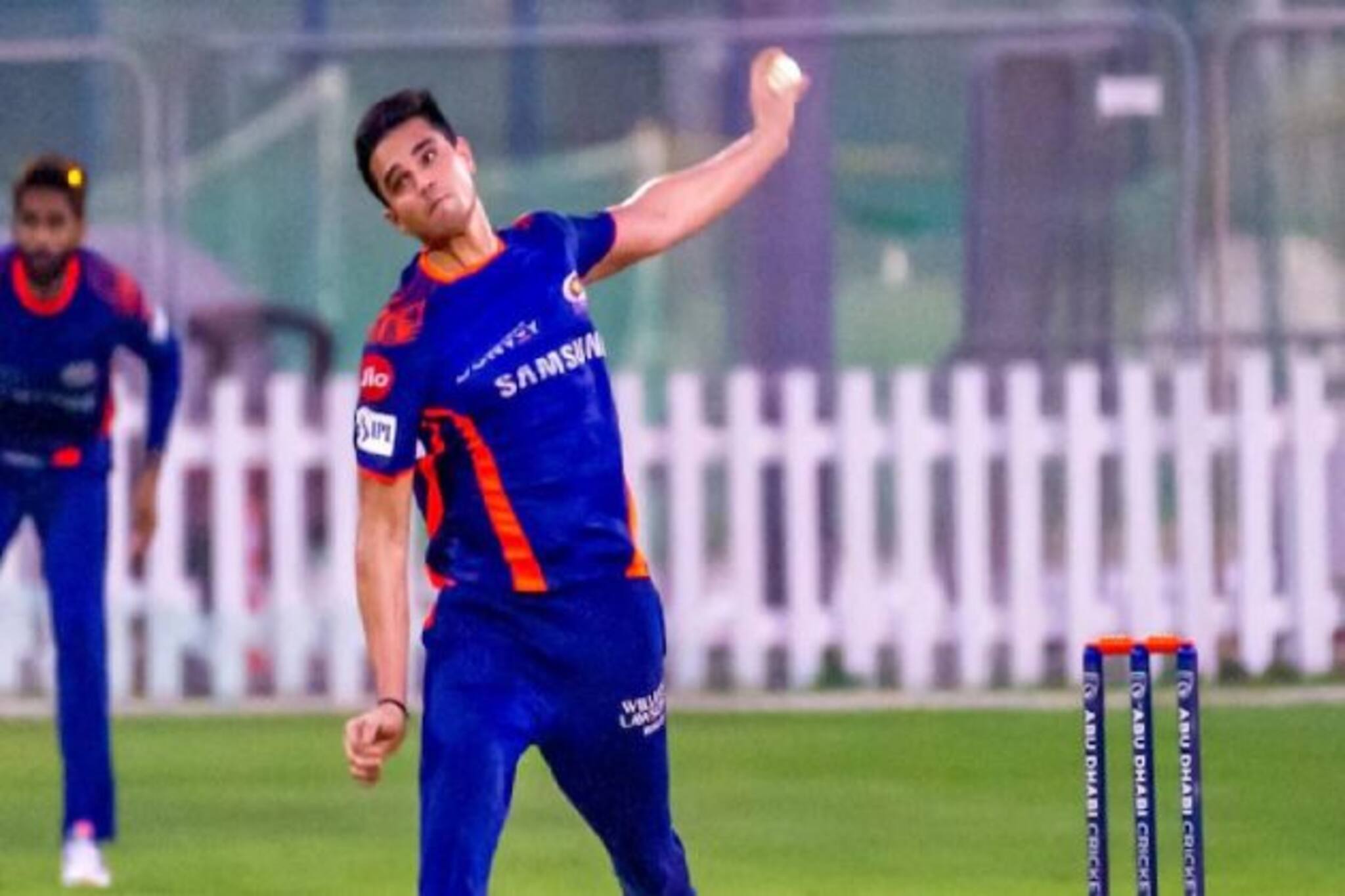 IPL 2021: মুম্বাইয়ের অনুশীলনে নেমে পড়লেন অর্জুন, পীযুষরা