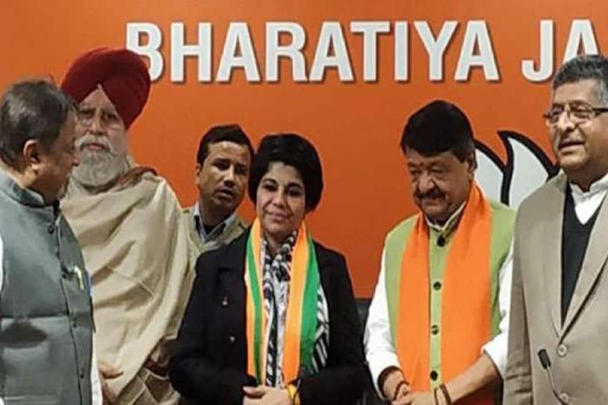 কেবল জমি নয়, ভারতী এবং তাঁর স্বামীর নামে রয়েছে একাধিক বাড়ি। কলকাতায় বেশ কয়েকটি বিলাসবহুল ফ্ল্যাট, বাড়ি রয়েছে তাঁর ও তাঁর স্বামীর নামে। তবে, ভারতীর নিজের নাকি কোনও গাড়ি নেই। অন্তত হলফনামায় তিনি তেমনই দাবি করেছেন। যদিও তাঁর স্বামীর নামে রয়েছে চারটি গাড়ি, যার বাজারমূল্য ১৮ লক্ষ ৭ হাজার ৫০০ টাকা। কেবল জমি নয়, ভারতী এবং তাঁর স্বামীর নামে রয়েছে একাধিক বাড়ি। কলকাতায় বেশ কয়েকটি বিলাসবহুল ফ্ল্যাট, বাড়ি রয়েছে তাঁর ও তাঁর স্বামীর নামে। তবে, ভারতীর নিজের নাকি কোনও গাড়ি নেই। অন্তত হলফনামায় তিনি তেমনই দাবি করেছেন। যদিও তাঁর স্বামীর নামে রয়েছে চারটি গাড়ি, যার বাজারমূল্য ১৮ লক্ষ ৭ হাজার ৫০০ টাকা।