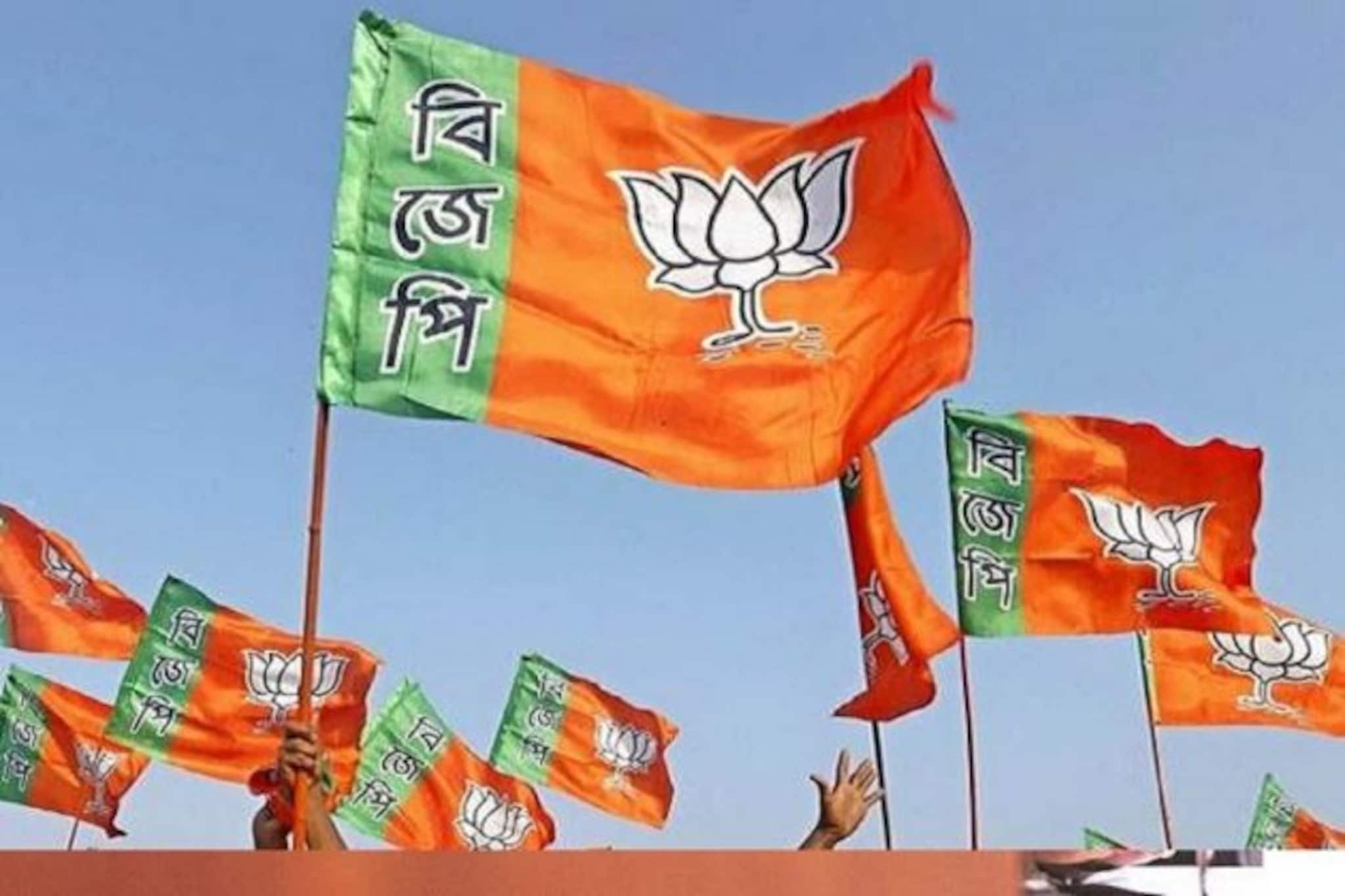West Bengal Election 2021: মনোনয়ন জমা দেওয়ার আগে বাইরে ডাক, গলসিতে 'আজব' প্রার্থী বদল বিজেপির!