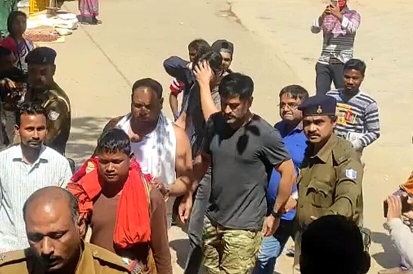 আইপিএল ২০২১ এ -র আগে চেন্নাই সুুপার কিংসের ফ্যানদের জন্য দারুণ সুখবর রয়েছে৷ কারণ ১১ মার্চ থেরে আইপিএলের অনুশীলন শুরু করবে সিএসকে৷ মাঠে নামবেন ধোনি এন্ড কোং৷ ইনসাইড স্পোর্টসের খবর অনুযায়ি অনুশীলন শুরু হবে ১১ তারিখ থেকে আর তাতে ধোনি -রায়নার মতো তারকা ক্রিকেটাররাও থাকবেন৷  (CSK/Twitter)