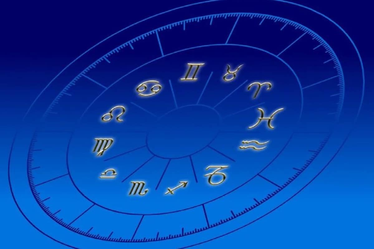 •কুম্ভ (Aquarius): জানুয়ারি ২০ থেকে ফেব্রুয়ারি ১৮। কাজের চাপে আজ মাথা তোলার সময় না-ও পেতে পারেন, তাই যত দূর সম্ভব উদ্বেগমুক্ত মানসিকতা বজায় রাখুন। •কুম্ভ (Aquarius): জানুয়ারি ২০ থেকে ফেব্রুয়ারি ১৮। কাজের চাপে আজ মাথা তোলার সময় না-ও পেতে পারেন, তাই যত দূর সম্ভব উদ্বেগমুক্ত মানসিকতা বজায় রাখুন।