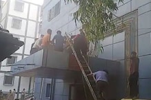 Kanpur Hospital Fire: ভোরবেলা হাসপাতালের ICU-তে আগুন, রোগীদের হাহাকার Kanpur Hospital Fire: ভোরবেলা হাসপাতালের ICU-তে আগুন, রোগীদের হাহাকার