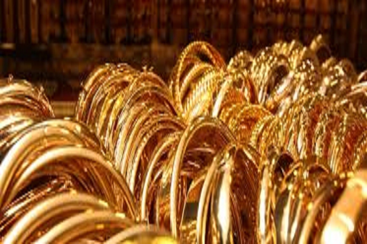 এক বছরে সোনার দাম (Gold Price) সব থেকে সস্তা ০.৩ শতাংশ সোনার দাম কমেছে ৷ ১০ গ্রাম সোনার দাম ৪৪,৩০০ টাকা ৷ বিগত ৭ দিনের মধ্যে ৫ দিনই সোনার দামে ব্যাপক পতন এসেছে ৷ প্রতীকী ছবি ৷ এক বছরে সোনার দাম (Gold Price) সব থেকে সস্তা ০.৩ শতাংশ সোনার দাম কমেছে ৷ ১০ গ্রাম সোনার দাম ৪৪,৩০০ টাকা ৷ বিগত ৭ দিনের মধ্যে ৫ দিনই সোনার দামে ব্যাপক পতন এসেছে ৷ প্রতীকী ছবি ৷