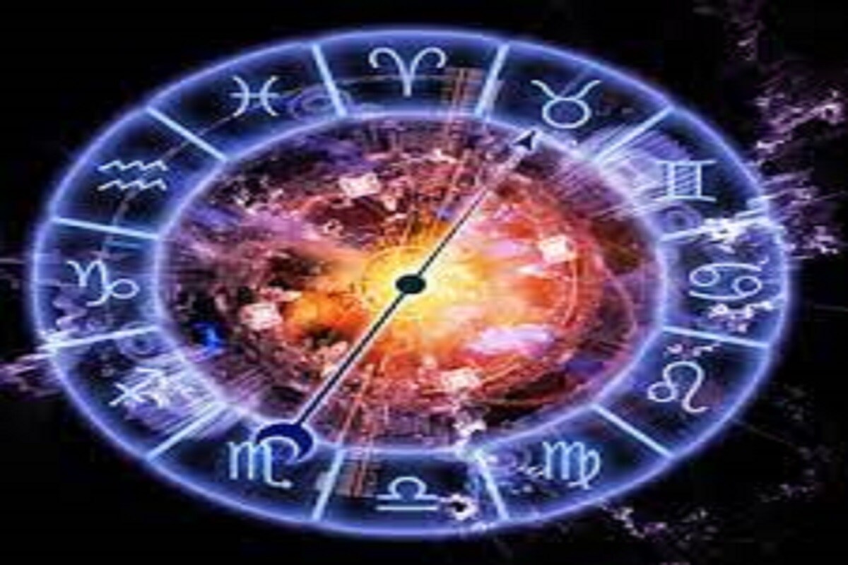 মীন (Pisces): ফেব্রুয়ারি ১৯ থেকে মার্চ ২০। ব্যক্তিগত সম্পর্ক নিয়ে মনে নানা প্রশ্ন উঠতে পারে, তবে আজ তার উত্তর পাবেন না। তাই সঠিক সময়ের জন্য অপেক্ষা করুন। প্রতীকী ছবি ৷ মীন (Pisces): ফেব্রুয়ারি ১৯ থেকে মার্চ ২০। ব্যক্তিগত সম্পর্ক নিয়ে মনে নানা প্রশ্ন উঠতে পারে, তবে আজ তার উত্তর পাবেন না। তাই সঠিক সময়ের জন্য অপেক্ষা করুন। প্রতীকী ছবি ৷