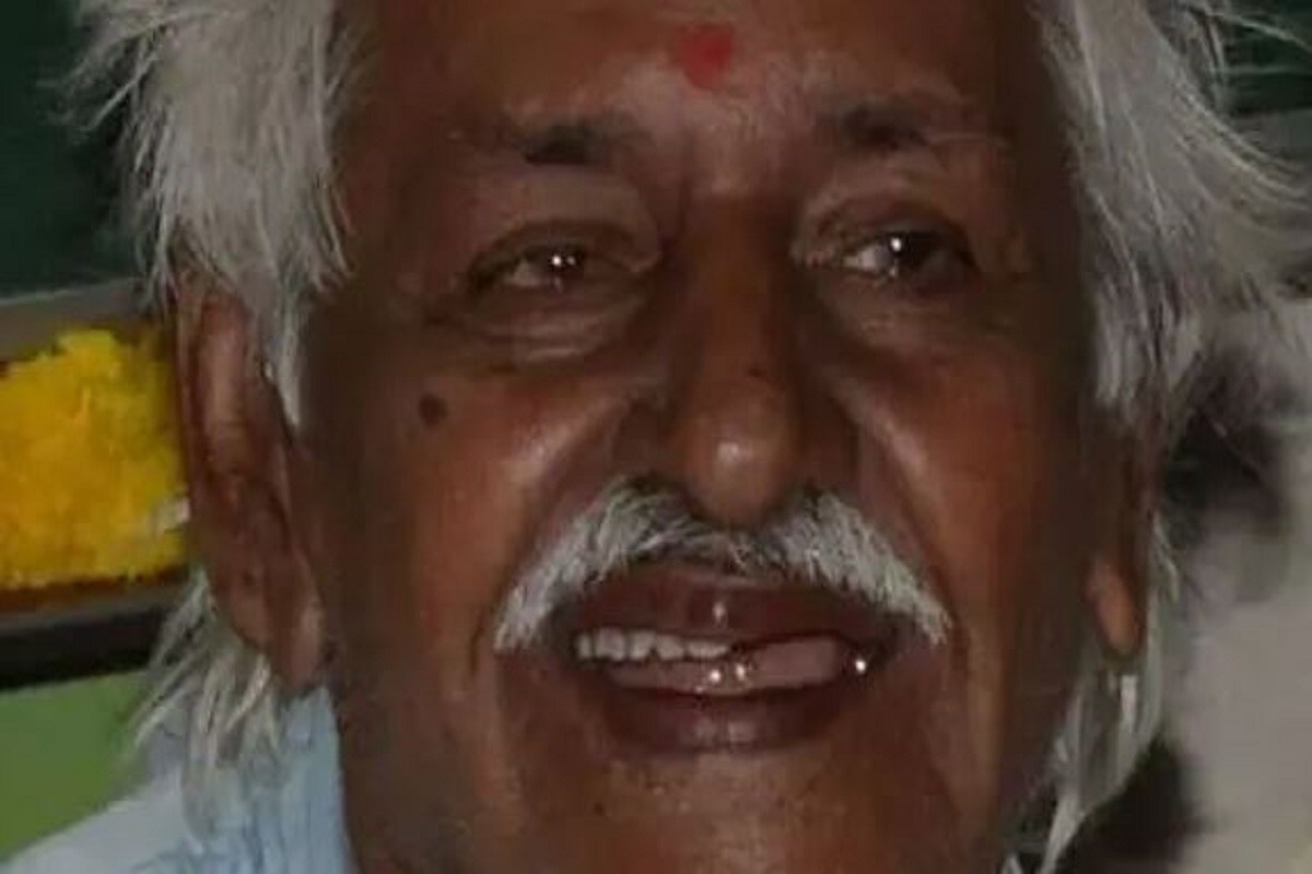 •হৃদরোগের সমস্যা নিয়ে তিনি সায়নের একটি হাসপাতালের আইসিইউ-তে ভর্তি ছিলেন৷ সেখানেই সোমবার, ২২ মার্চ সকালে তাঁর মৃত্যু হয়৷ •হৃদরোগের সমস্যা নিয়ে তিনি সায়নের একটি হাসপাতালের আইসিইউ-তে ভর্তি ছিলেন৷ সেখানেই সোমবার, ২২ মার্চ সকালে তাঁর মৃত্যু হয়৷
