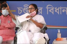 'হটসিট' নন্দীগ্রামের লড়াই, ভোট 'বাঁচাতে' কর্মীদের নরমে-গরমে নির্দেশ মমতার
