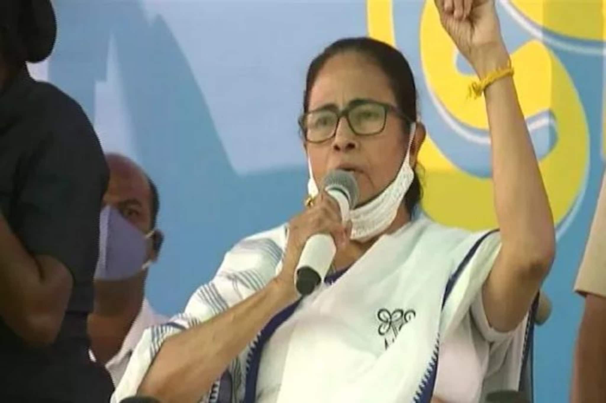 Mamata Banerjee: 'দেখছেন না, প্রার্থীই খুঁজে পাচ্ছে না!', প্রার্থী তালিকা নিয়ে বিজেপিকে মোক্ষম খোঁচা মমতার