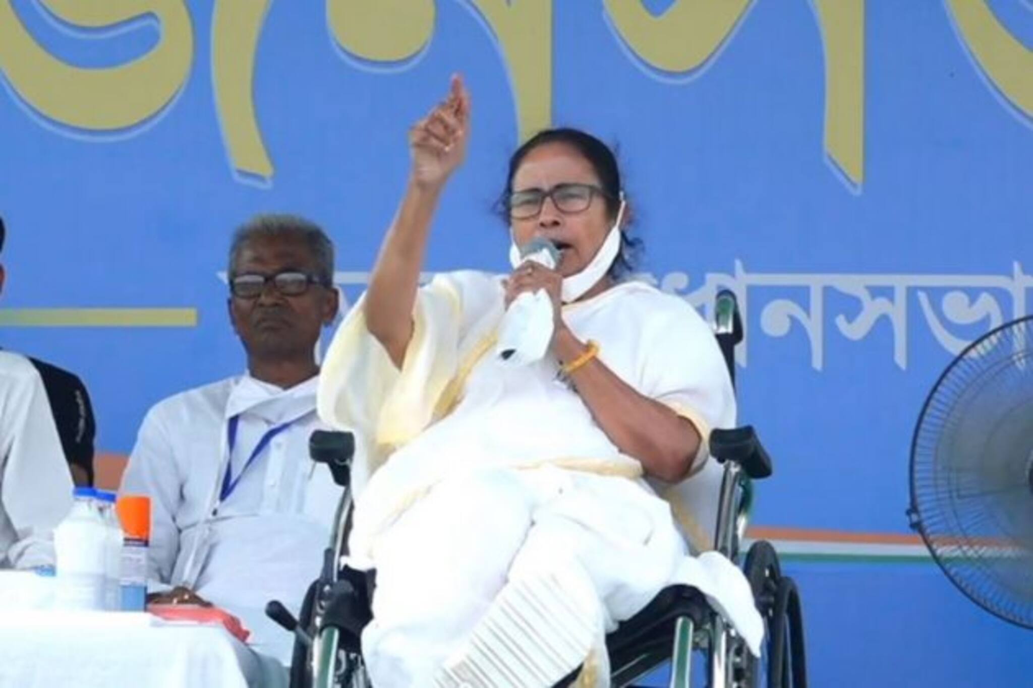 Mamata Banerjee: সংখ্যালঘু ভোট ভাগ করতে টাকা দিয়েছে বিজেপি, নাম না করে আইএসএফকে তোপ মমতার