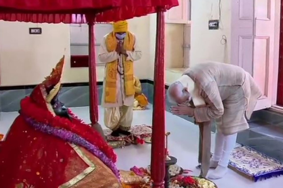 করোনাকালে প্রধানমন্ত্রী নরেন্দ্র মোদির বিদেশ সফর বাংলাদেশ। দ্বিপাক্ষিকসম্পর্ক মজবুত করতেই তিনি বাংলাদেশে গিয়েছেন বলে জানা যাচ্ছে। করোনাকালে প্রধানমন্ত্রী নরেন্দ্র মোদির বিদেশ সফর বাংলাদেশ। দ্বিপাক্ষিকসম্পর্ক মজবুত করতেই তিনি বাংলাদেশে গিয়েছেন বলে জানা যাচ্ছে।