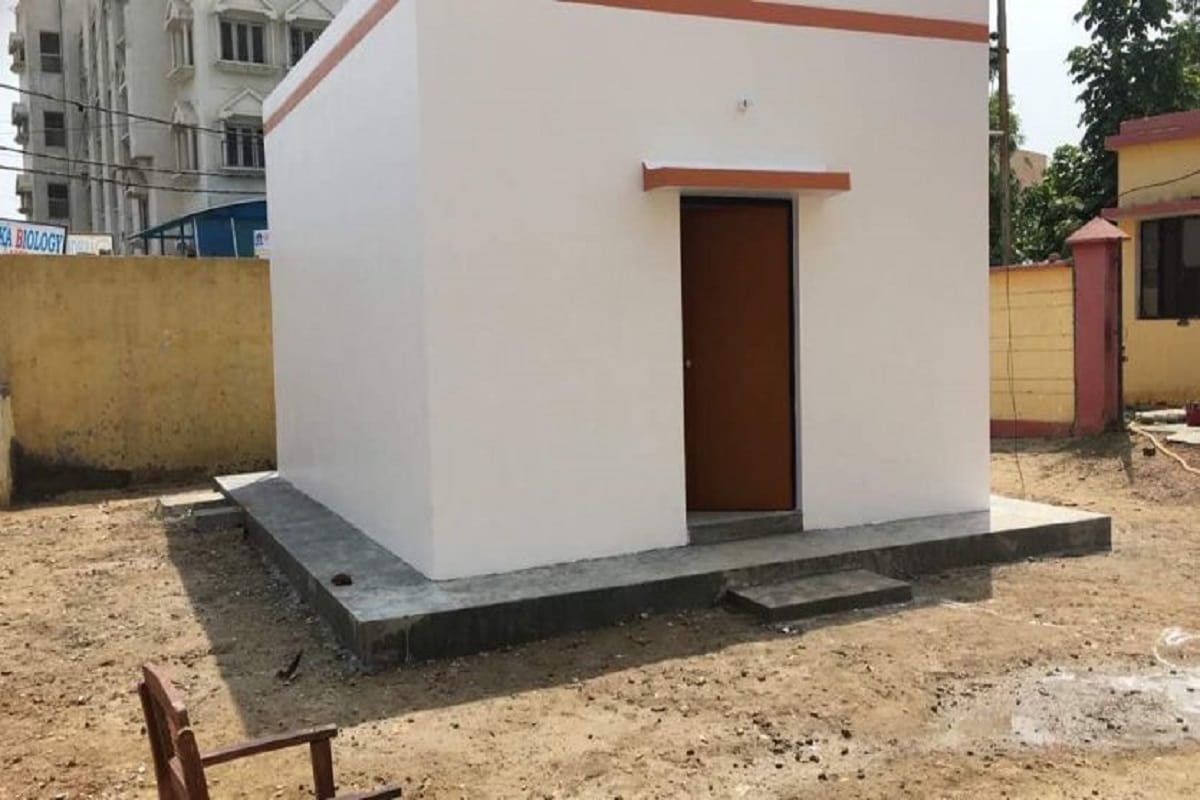 এই যোজনার জন্য আবেদন করতে সবার আগে PMAY-এর আধিকারিক ওয়েবসাইটে https://pmaymis.gov.in/ লগ ইন করতে হবে ৷ যদি LIC, MIG, EWS ক্যাটাগরির অন্তর্গত থাকলে তিনটি কম্পোনেন্টে ক্লিক করতে হবে ৷ প্রথম কলামে আধার নম্বর, দ্বিতীয়তে আধার কার্ডে যেমন নাম লেখা আছে ঠিক তেমনই লিখতে হবে ৷ প্রতীকী ছবি ৷ এই যোজনার জন্য আবেদন করতে সবার আগে PMAY-এর আধিকারিক ওয়েবসাইটে https://pmaymis.gov.in/ লগ ইন করতে হবে ৷ যদি LIC, MIG, EWS ক্যাটাগরির অন্তর্গত থাকলে তিনটি কম্পোনেন্টে ক্লিক করতে হবে ৷ প্রথম কলামে আধার নম্বর, দ্বিতীয়তে আধার কার্ডে যেমন নাম লেখা আছে ঠিক তেমনই লিখতে হবে ৷ প্রতীকী ছবি ৷