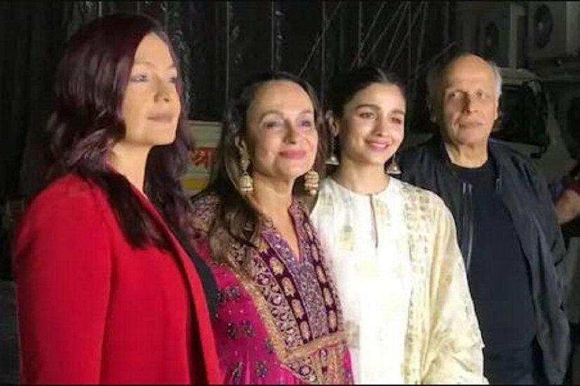 বিবাহ বহির্ভূত সম্পর্ক , মা -বাবা-র আলাদা হয়ে যাওয়ার কারণে ছোটদের জীবনে কু প্রভাব পড়ে৷ আর সেটাই হয়েছিল পূজার জীবনে৷ আর বড় হয়ে পরিণত হওয়ায় পুরো বিষয়টিকে অন্য নজরে দেখা যায় তাই তখন সব অনেক কিছু ঠিক হয়ে যায়৷ Photo-File 