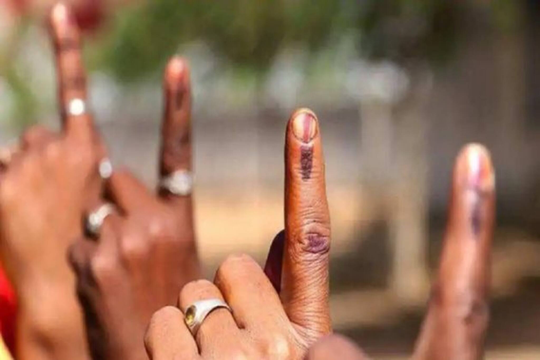 Assembly Election 2021: নন্দীগ্রামে আজ থেকেই শুরু হল ভোটগ্রহণ, মমতা-শুভেন্দুর ভাগ্য নির্ধারণে ভোট কারা দিলেন?