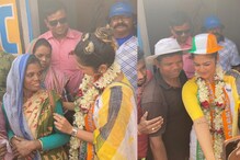 আসানসোলে পৌঁছে প্রচার শুরু সায়নীর! প্রথম দিনই মানুষের সঙ্গে দেখা করলেন আসানসোলে পৌঁছে প্রচার শুরু সায়নীর! প্রথম দিনই মানুষের সঙ্গে দেখা করলেন