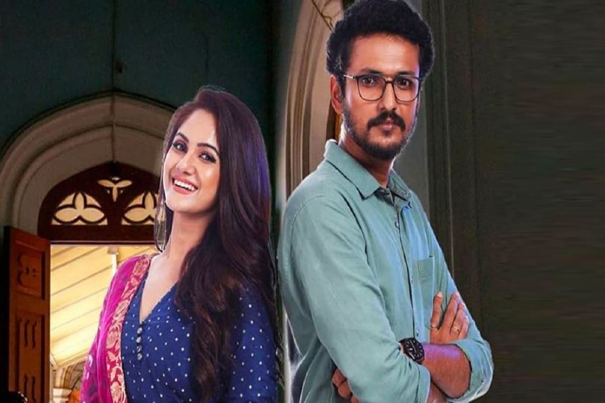 এদিকে আরও একটা মজার কথা খড়কুটো সিরিয়ালে তৃণার স্বামীর চরিত্রে অভিনয় করা কৌশিক রায় কিছুদিন আগেই বিজেপিতে যোগ দিয়েছেন৷ এদিকে আরও একটা মজার কথা খড়কুটো সিরিয়ালে তৃণার স্বামীর চরিত্রে অভিনয় করা কৌশিক রায় কিছুদিন আগেই বিজেপিতে যোগ দিয়েছেন৷