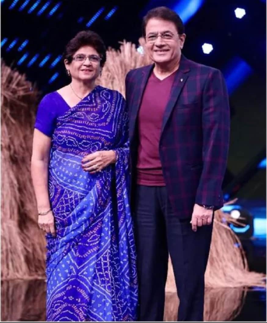 ২০২০ তে লকডাউনে ফের টিভি চ্যানেলে রামায়ণের সম্প্রচার শুরু করে কেন্দ্রীয় সরকার৷ যার ফলে ফের একবার চরমে পৌঁছে যায় রামায়ণের জনপ্রিয়তা৷ (Photo Courtesy-Instagram @siyaramkijai) ২০২০ তে লকডাউনে ফের টিভি চ্যানেলে রামায়ণের সম্প্রচার শুরু করে কেন্দ্রীয় সরকার৷ যার ফলে ফের একবার চরমে পৌঁছে যায় রামায়ণের জনপ্রিয়তা৷ (Photo Courtesy-Instagram @siyaramkijai)