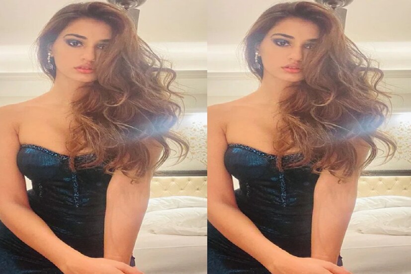 অফ শোল্ডার পোশাকে মায়াবী শরীরের ভাষা ফুটে উঠেছে ৷ ছবি সৌজন্যে ইনস্টাগ্রাম ৷