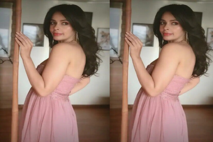 দেশের সেক্সি আইকন মল্লিকা শেরাওয়াত, তিনি সর্বত্রই সোশ্যাল মিডিয়ায় সক্রিয় থেকে আপডেট দিতে থাকেন ৷ ছবি সৌজন্যে ইনস্টাগ্রাম ৷