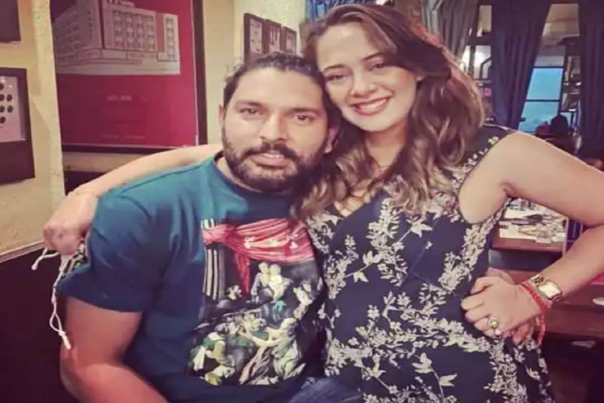 প্রাক্তন অলরাউন্ডার যুবরাজ সিং বিয়ে করেছেন অভিনেত্রী হ্যাজেল কিচকে ২০২১৬ সালে ৷ ছবি সৌজন্যে ইনস্টাগ্রাম ৷ প্রাক্তন অলরাউন্ডার যুবরাজ সিং বিয়ে করেছেন অভিনেত্রী হ্যাজেল কিচকে ২০২১৬ সালে ৷ ছবি সৌজন্যে ইনস্টাগ্রাম ৷