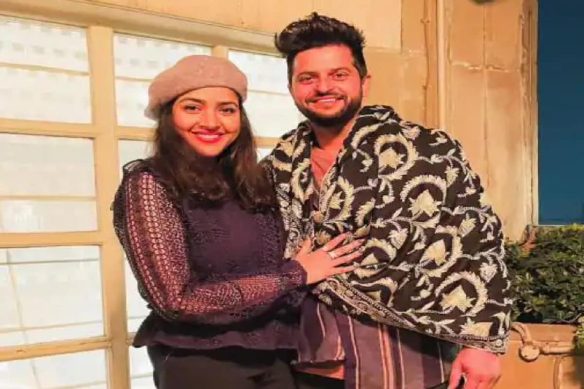 প্রিয়াঙ্কা চৌধুরিকে বিয়ে করেছেন প্রাক্তন তারকা অলরাউন্ডার সুরেশ রায়না ৷ এক পুত্র ও কন্যা সন্তানের অভিভাবক তাঁরা ৷ ছবি সৌজন্যে ইনস্টাগ্রাম প্রিয়াঙ্কা চৌধুরিকে বিয়ে করেছেন প্রাক্তন তারকা অলরাউন্ডার সুরেশ রায়না ৷ এক পুত্র ও কন্যা সন্তানের অভিভাবক তাঁরা ৷ ছবি সৌজন্যে ইনস্টাগ্রাম