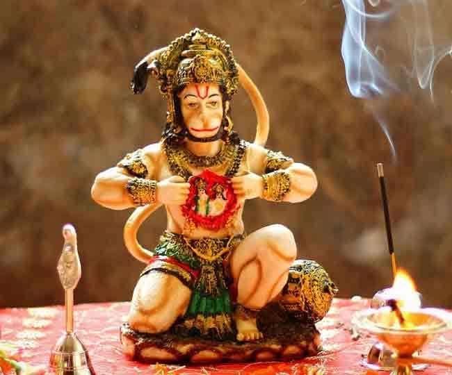 • হনুমান পুজোর কিছু নিয়ম রয়েছে । আগামিকাল পবনপুত্রের ভক্তেরা নিষ্ঠা ভরে দেবের পুজো করুন, সংসার ভরে উঠবে সৌভাগ্যে । এই দিন সর্ষের তেল দিয়ে হনুমানের মূর্তির অভিষেক করুন, শৃঙ্গার করুন কমলা রঙের সিঁদুর দিয়ে। • হনুমান পুজোর কিছু নিয়ম রয়েছে । আগামিকাল পবনপুত্রের ভক্তেরা নিষ্ঠা ভরে দেবের পুজো করুন, সংসার ভরে উঠবে সৌভাগ্যে । এই দিন সর্ষের তেল দিয়ে হনুমানের মূর্তির অভিষেক করুন, শৃঙ্গার করুন কমলা রঙের সিঁদুর দিয়ে।
