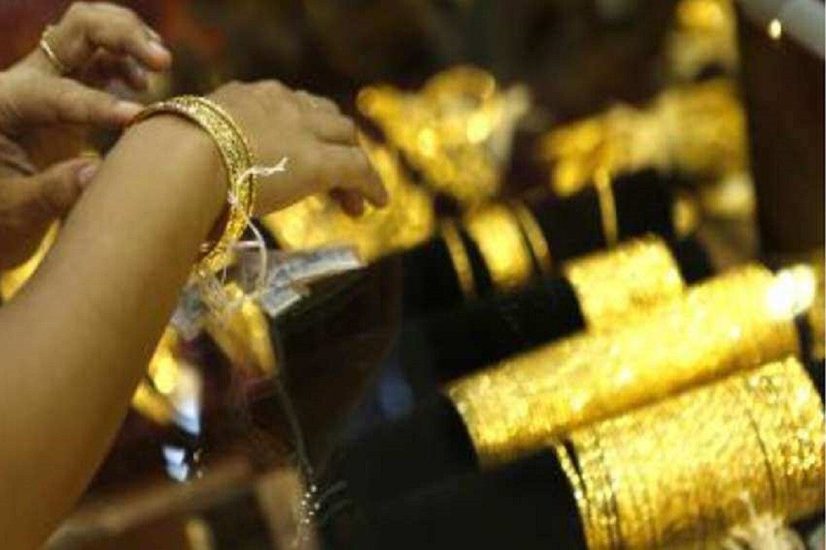 ২২ ক্যারাট সোনার দাম (Gold Price) সামান্য বেড়েছে ৷ গ্রাম প্রতি ১ টাকা করে বেড়েছে ৷ প্রতীকী ছবি ৷ ২২ ক্যারাট সোনার দাম (Gold Price) সামান্য বেড়েছে ৷ গ্রাম প্রতি ১ টাকা করে বেড়েছে ৷ প্রতীকী ছবি ৷
