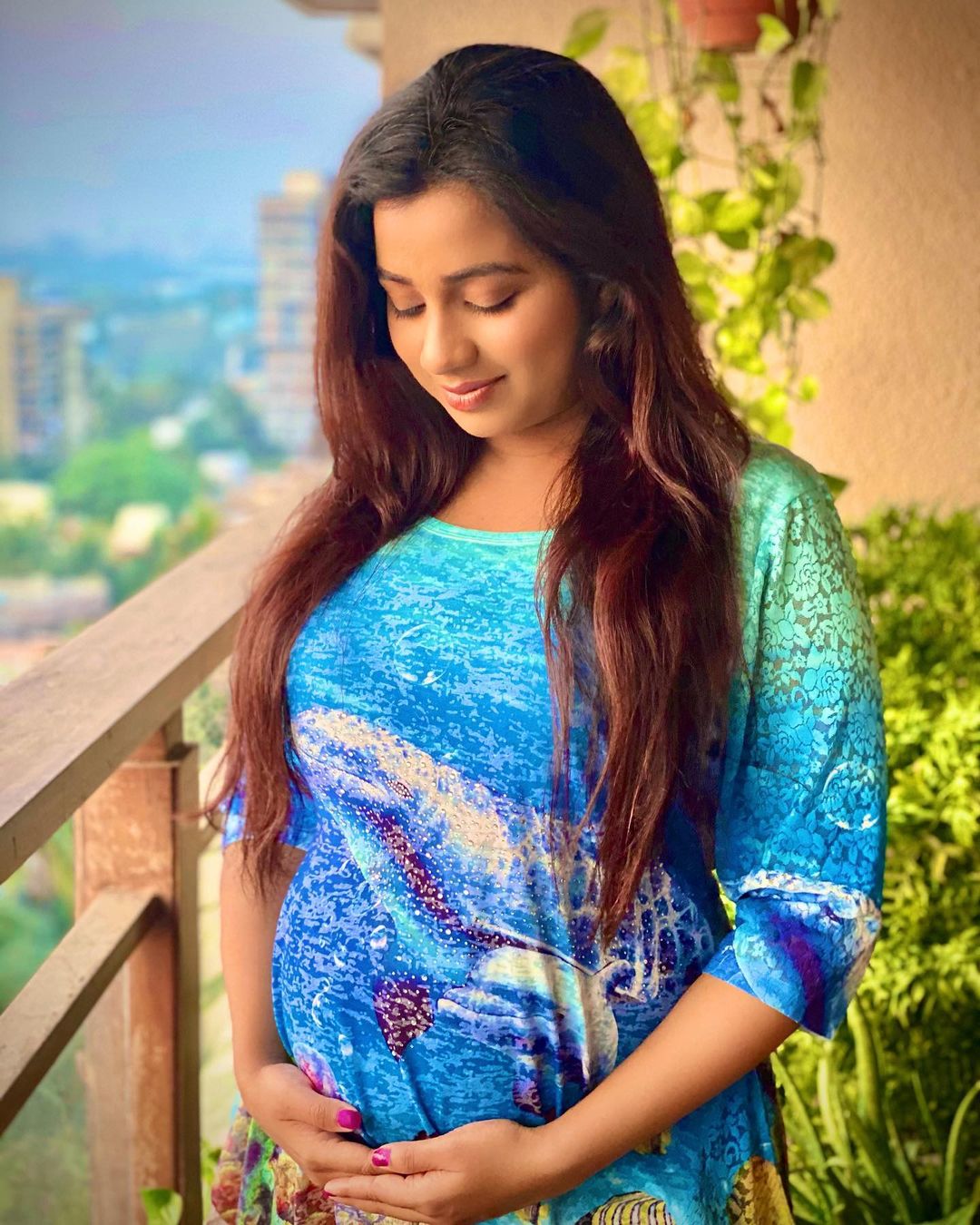 *৫ ফেব্রুয়ারি ছিল শ্রেয়ার বিবাহবার্ষিকী ৷ তারপর মার্চের শুরুতেই খুশির খবর দেন তিনি ৷ বিয়ের ৬ বছর পর এ বার সন্তান আসতে চলেছে শ্রেয়া ও শিলাদিত্যর সংসারে ৷ ছবিঃ ইনস্টাগ্রাম। *৫ ফেব্রুয়ারি ছিল শ্রেয়ার বিবাহবার্ষিকী ৷ তারপর মার্চের শুরুতেই খুশির খবর দেন তিনি ৷ বিয়ের ৬ বছর পর এ বার সন্তান আসতে চলেছে শ্রেয়া ও শিলাদিত্যর সংসারে ৷ ছবিঃ ইনস্টাগ্রাম।