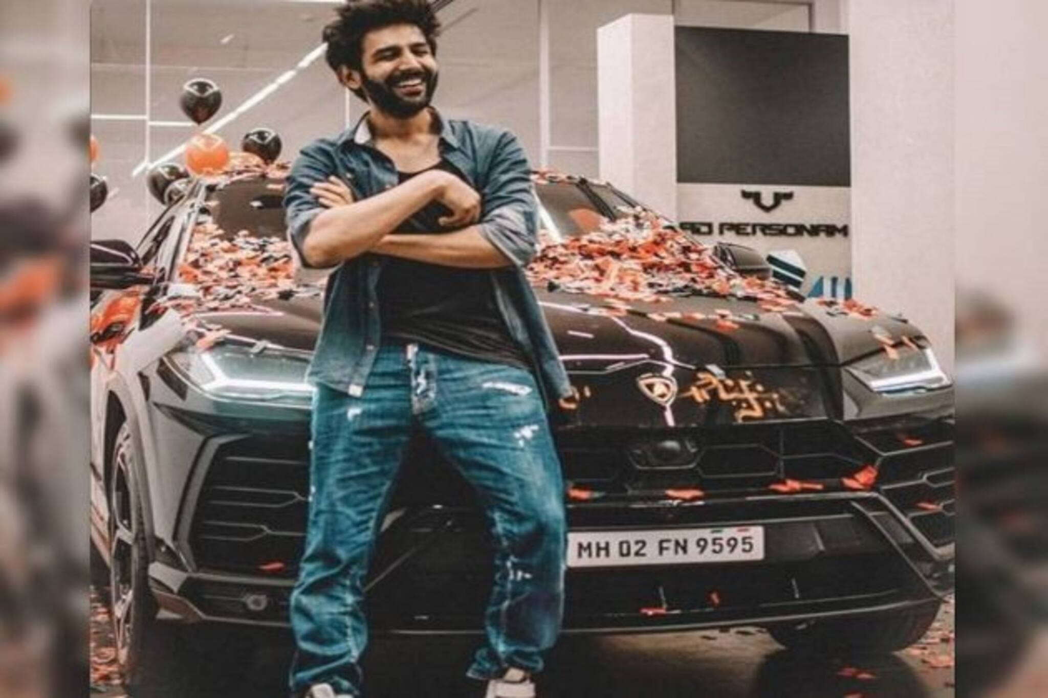 ৪.৫ কোটির গাড়ি চড়ে বেরিয়ে মাঝ রাস্তায় গড় হয়ে গাড়িকে প্রণাম করলেন কার্তিক!