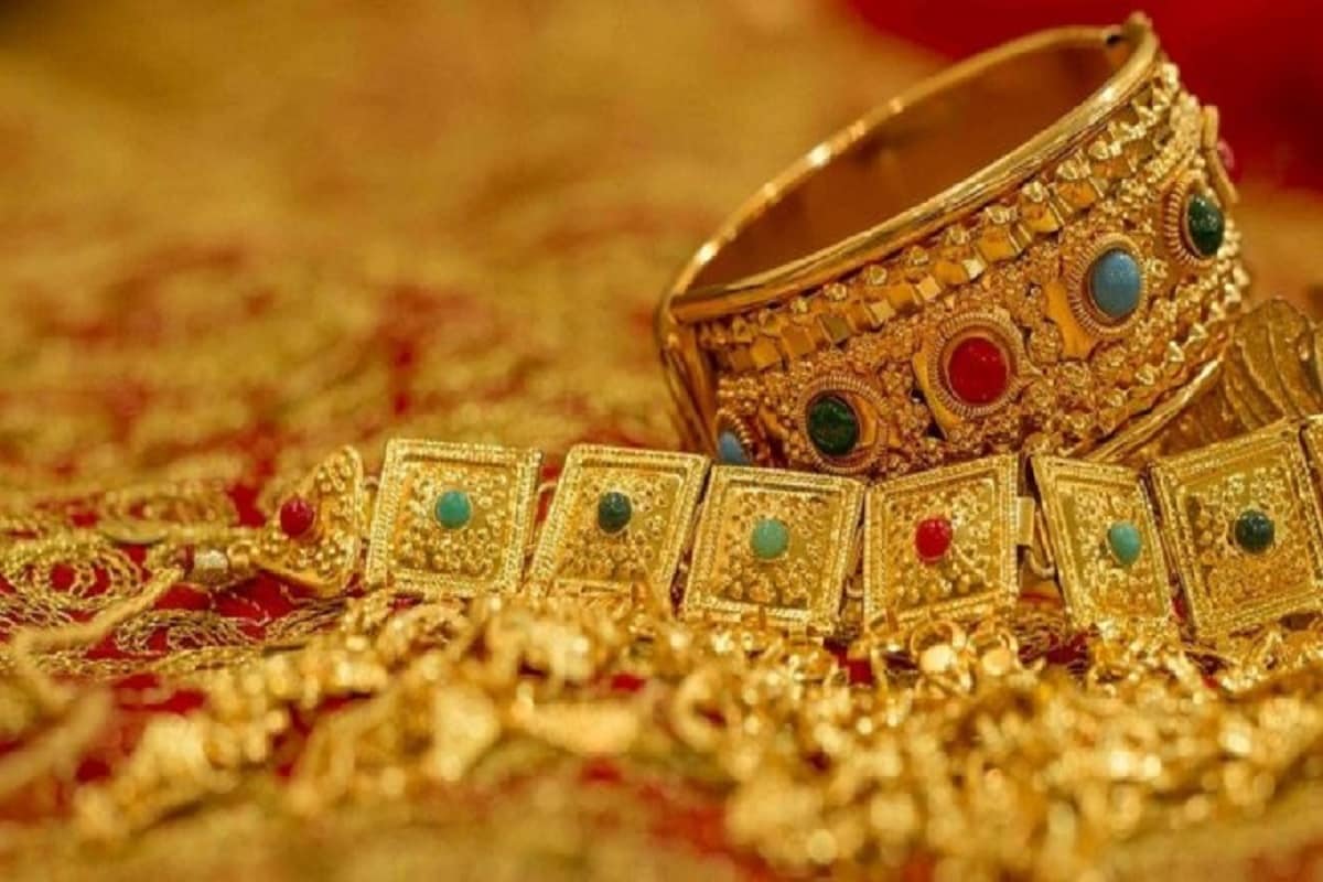 কলকাতায় ২২ ও ২৪ ক্যারাট সোনার দাম (Gold Price Today) মোট বেড়েছে ৮,০০০ টাকারও বেশি ৷ প্রতীকী ছবি ৷ কলকাতায় ২২ ও ২৪ ক্যারাট সোনার দাম (Gold Price Today) মোট বেড়েছে ৮,০০০ টাকারও বেশি ৷ প্রতীকী ছবি ৷