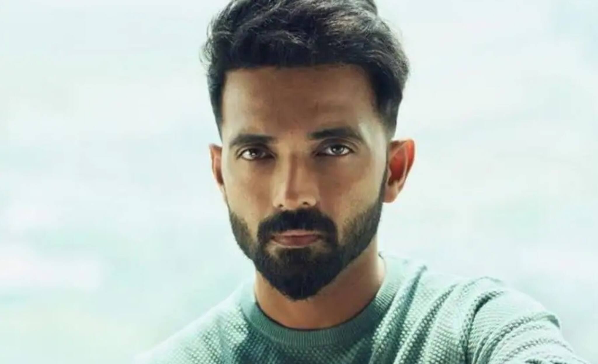 মুখে হাসি নেই কেন? অশ্বিনের প্রশ্নের উত্তরে ছয় হাঁকালেন রাহানে!