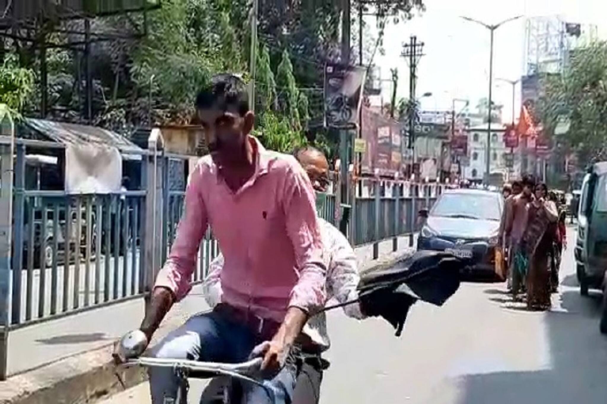 ‘বাসে এসি না বসালে মাস্ক পরা যাবে না’, এখনও মাস্ক না পরার অজুহাত সাধারণের মুখে