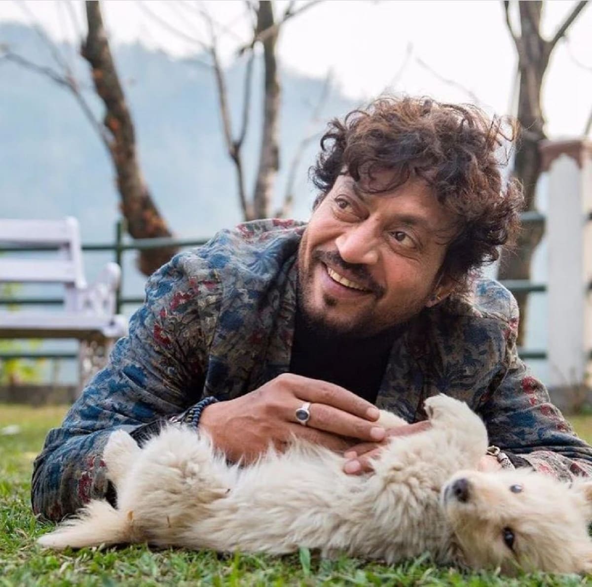 ২০০৬ সালের তামিল ছবি সৈনিকুরু (Sainikudu)-তে মহেশ বাবুর (Mahsh Babu) সঙ্গে অভিনয় করেছিলেন ইরফান খান (Irrfan Khan)। পঞ্জাবি ছবি কিসসা (Qissa), বাংলাদেশি ছবি ডুব-এও (Doob) নজর কেড়েছে তাঁর অসামান্য অভিনয়। ২০০৬ সালের তামিল ছবি সৈনিকুরু (Sainikudu)-তে মহেশ বাবুর (Mahsh Babu) সঙ্গে অভিনয় করেছিলেন ইরফান খান (Irrfan Khan)। পঞ্জাবি ছবি কিসসা (Qissa), বাংলাদেশি ছবি ডুব-এও (Doob) নজর কেড়েছে তাঁর অসামান্য অভিনয়।