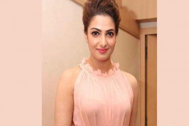 আইসিআইসিআই ব্যাঙ্কের ৪টি অ্যাকাউন্ট মিলিয়ে তাঁর স্থায়ী আমানত রয়েছে ১৪ লাখ ৭৬ হাজার টাকার। শেয়ার বাজার, মিউচুয়াল ফান্ড, ডাকঘর, বিমা-- এই সমস্ত ক্ষেত্রেই তাঁর বিনিয়োগ নেই বলে জানিয়েছেন তনুশ্রী। আইসিআইসিআই ব্যাঙ্কের ৪টি অ্যাকাউন্ট মিলিয়ে তাঁর স্থায়ী আমানত রয়েছে ১৪ লাখ ৭৬ হাজার টাকার। শেয়ার বাজার, মিউচুয়াল ফান্ড, ডাকঘর, বিমা-- এই সমস্ত ক্ষেত্রেই তাঁর বিনিয়োগ নেই বলে জানিয়েছেন তনুশ্রী।