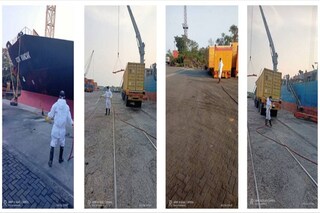 স্যানেটাইজেশান চলছে কলকাতা বন্দরে।