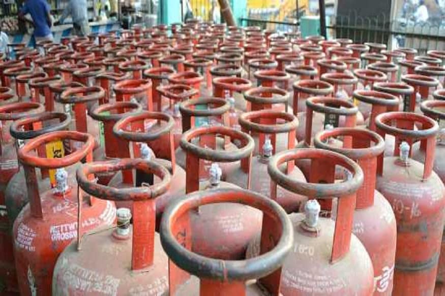 রান্নার গ্যাস (LPG Cylinder) বুক করা পরে সিলিন্ডার ডেলিভারির সময়ে DAC নম্বর প্রয়োজন হয়ে থাকে ৷ এই নম্বর ছাড়া রান্নার গ্যাসের সিলিন্ডার অত্যন্ত জরুরি ৷ প্রতীকী ছবি ৷ রান্নার গ্যাস (LPG Cylinder) বুক করা পরে সিলিন্ডার ডেলিভারির সময়ে DAC নম্বর প্রয়োজন হয়ে থাকে ৷ এই নম্বর ছাড়া রান্নার গ্যাসের সিলিন্ডার অত্যন্ত জরুরি ৷ প্রতীকী ছবি ৷
