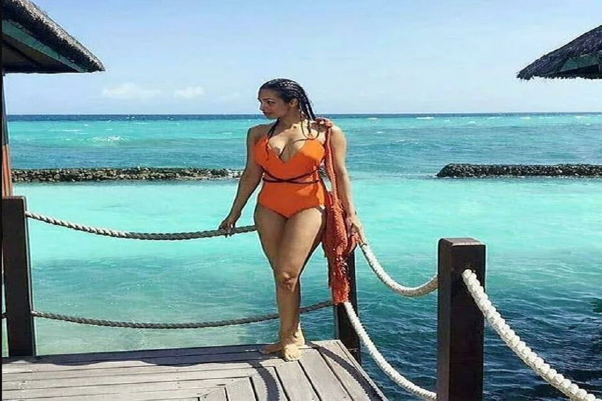 বলিউড (Bollywood) ডিভা মালাইকা অরোরা (Malaika Arora) আগুন ধরিয়ে দেন৷ তাঁর পরণে যেকোনও পোশাকই আগুনের মতো ঝলক দেয়৷ আর যদি বিকনি হয় তাহলে তো কথাই নেই৷ (Image: Instagram) বলিউড (Bollywood) ডিভা মালাইকা অরোরা (Malaika Arora) আগুন ধরিয়ে দেন৷ তাঁর পরণে যেকোনও পোশাকই আগুনের মতো ঝলক দেয়৷ আর যদি বিকনি হয় তাহলে তো কথাই নেই৷ (Image: Instagram)