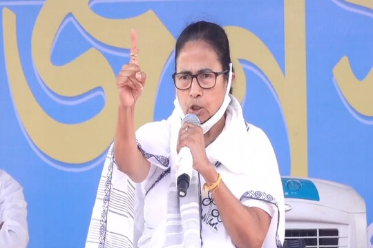 'ভোট গণনার আগে অন্যের দেওয়া বিরিয়ানি, চা নয়! মায়ের হাতের খাবার খান,' সাবধান করলেন মমতা