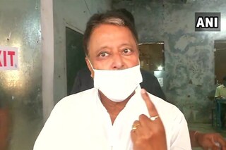 দল ক্ষমতায় এলেও মূলত সাংগঠনিক ভূমিকাতেই থেকে গিয়েছেন৷ তৃণমূল দ্বিতীয় ইউপিএ সরকার ছেড়ে বেরিয়ে এলেও রাজ্য এবং দিল্লির রাজনীতিতে তাঁর গুরুত্বও কমেনি, বরং বেড়েছে৷