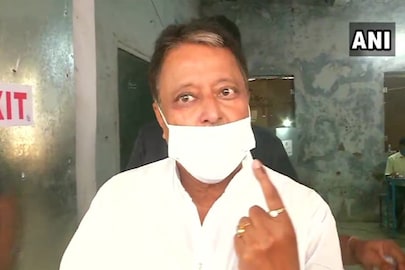 দল ক্ষমতায় এলেও মূলত সাংগঠনিক ভূমিকাতেই থেকে গিয়েছেন৷ তৃণমূল দ্বিতীয় ইউপিএ সরকার ছেড়ে বেরিয়ে এলেও রাজ্য এবং দিল্লির রাজনীতিতে তাঁর গুরুত্বও কমেনি, বরং বেড়েছে৷