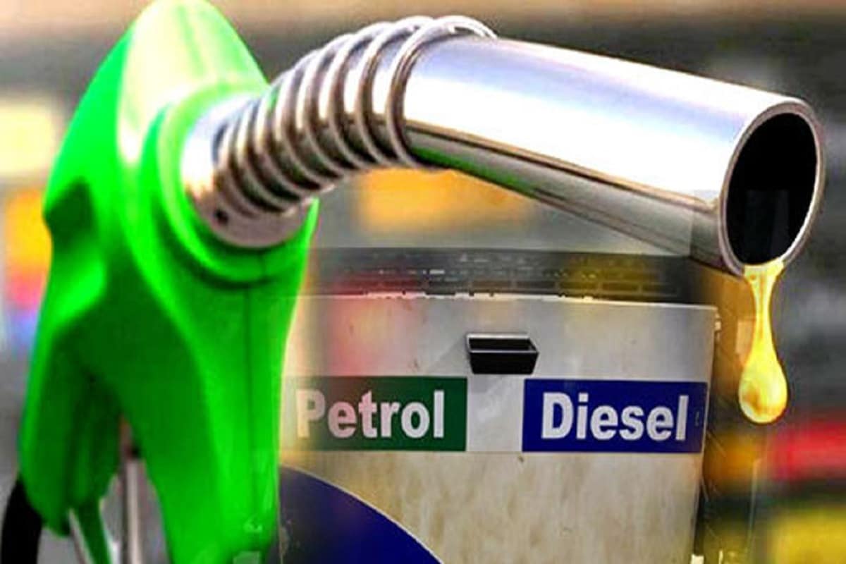 পেট্রোপণ্যের (Petrol and Diesel Price)দাম বাড়লে আম আদমির উপর সরাসরি চাপ পড়ে, কেননা পেট্রোল-ডিজেলের (Fuel Price) দামের উপরেই নির্ভর করে নিত্য প্রয়োজনীয় সামগ্রীর দাম বৃদ্ধি পাবে না পাবেনা? প্রতীকী ছবি ৷ পেট্রোপণ্যের (Petrol and Diesel Price)দাম বাড়লে আম আদমির উপর সরাসরি চাপ পড়ে, কেননা পেট্রোল-ডিজেলের (Fuel Price) দামের উপরেই নির্ভর করে নিত্য প্রয়োজনীয় সামগ্রীর দাম বৃদ্ধি পাবে না পাবেনা? প্রতীকী ছবি ৷