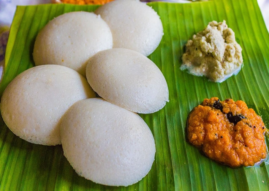 সন্ধেবেলার টিফিন- একবাটি চিঁড়ে/আধবাটি উপমা/ ২টো ইডলি বা ২পিস ধোকলা। ডাবল টোনড দুধ ২০০ মিলিলিটার। সঙ্গে ২টো বিস্কুট সন্ধেবেলার টিফিন- একবাটি চিঁড়ে/আধবাটি উপমা/ ২টো ইডলি বা ২পিস ধোকলা। ডাবল টোনড দুধ ২০০ মিলিলিটার। সঙ্গে ২টো বিস্কুট