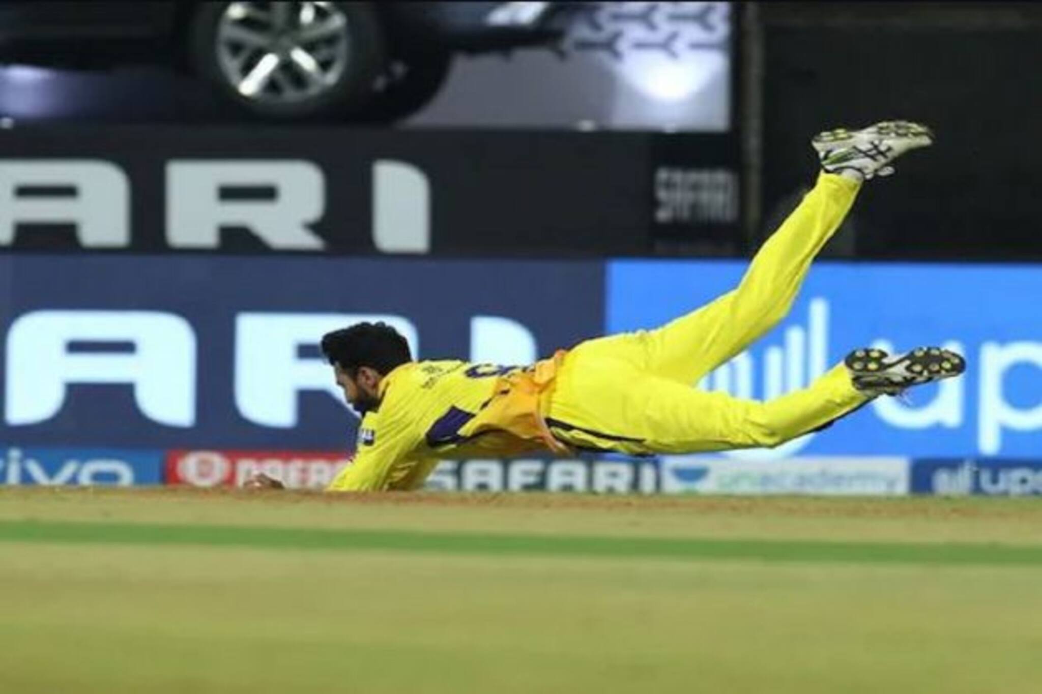 IPL 2021: ওমা রবীন্দ্র জাদেজা কী উড়লেন নাকি, তাঁর দুরন্ত ফিল্ডিং নেটদুনিয়ায় সুপার ভাইরাল