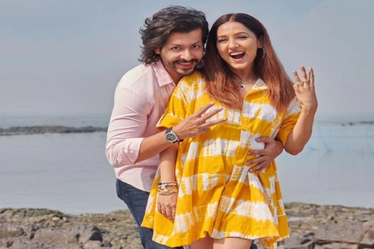 গায়িকা নীতি মোহন তাঁদের ফেব্রুয়ারিতে দ্বিতীয় বিবাহবার্ষিকীতে ঘনিষ্ঠ মহলে জানিয়েছেন তিনি মা হতে চলেছেন, নীতি নিহার পান্ডেকে বিয়ে করেছেন ৷ ছবি সৌজন্যে ইনস্টাগ্রাম ৷ গায়িকা নীতি মোহন তাঁদের ফেব্রুয়ারিতে দ্বিতীয় বিবাহবার্ষিকীতে ঘনিষ্ঠ মহলে জানিয়েছেন তিনি মা হতে চলেছেন, নীতি নিহার পান্ডেকে বিয়ে করেছেন ৷ ছবি সৌজন্যে ইনস্টাগ্রাম ৷