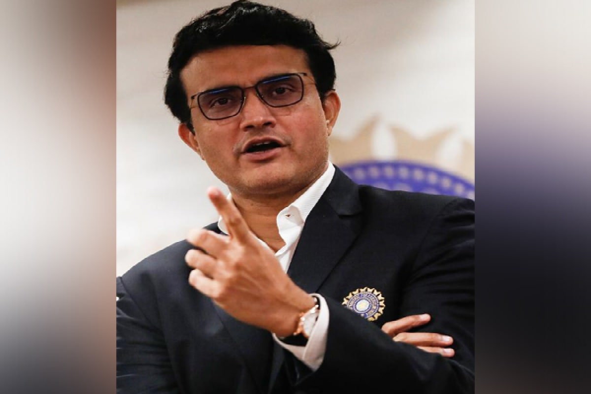অন্যদিকে সৌরভ দু'সপ্তাহ আগেই জানিয়েছেন যে, করোনা আতঙ্ক থাকলেও চলতি বছর শেষের দিকে ভারতে টি-২০ বিশ্বকাপ হওয়ার ব্যাপারে তিনি নিশ্চিত৷ বোর্ড সভাপতি মনে করছেন যে, আগামী মরসুম থেকেই সব স্বাভাবিক হয়ে যাবে ও পুরোদনে ঘরোয় মরসুমও আয়োজন করতে পারবে বিসিসিআই৷ পাশাপাশি সৌরভ এও বলেছেন যে, ভারত সেরা টি২০ বিশ্বকাপ আয়োজন করবে এবার৷ অন্যদিকে সৌরভ দু'সপ্তাহ আগেই জানিয়েছেন যে, করোনা আতঙ্ক থাকলেও চলতি বছর শেষের দিকে ভারতে টি-২০ বিশ্বকাপ হওয়ার ব্যাপারে তিনি নিশ্চিত৷ বোর্ড সভাপতি মনে করছেন যে, আগামী মরসুম থেকেই সব স্বাভাবিক হয়ে যাবে ও পুরোদনে ঘরোয় মরসুমও আয়োজন করতে পারবে বিসিসিআই৷ পাশাপাশি সৌরভ এও বলেছেন যে, ভারত সেরা টি২০ বিশ্বকাপ আয়োজন করবে এবার৷