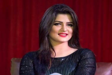অর্থাৎ তাঁর অস্থাবর সম্পত্তির পরিমাণ মোট ২ কোটি ৫৩ লাখ ৬৬ হাজার ৯৩৯ টাকা। শুধু অস্থাবর সম্পত্তির পরিমাণ দেখে থমকে যাবেন না। স্থাবর সম্পত্তিও রয়েছে কোটি টাকার। দক্ষিণ ২৪ পরগনার লেদার কমপ্লেক্স-এ ৬ বিঘা ১০ কাঠার একটি চাষের জমি রয়েছে। ২০১৭ সালে জমিটি কিনেছিলেন তিনি। তাঁর বর্তমান বাজার দর ৮ লাখ টাকা। অর্থাৎ তাঁর অস্থাবর সম্পত্তির পরিমাণ মোট ২ কোটি ৫৩ লাখ ৬৬ হাজার ৯৩৯ টাকা। শুধু অস্থাবর সম্পত্তির পরিমাণ দেখে থমকে যাবেন না। স্থাবর সম্পত্তিও রয়েছে কোটি টাকার। দক্ষিণ ২৪ পরগনার লেদার কমপ্লেক্স-এ ৬ বিঘা ১০ কাঠার একটি চাষের জমি রয়েছে। ২০১৭ সালে জমিটি কিনেছিলেন তিনি। তাঁর বর্তমান বাজার দর ৮ লাখ টাকা।