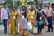 কেউ আত্মবিশ্বাসী, কেউ নার্ভাস, ইলেকশন ডিউটিতে নজর কাড়লেন মহিলা ভোটকর্মীরা