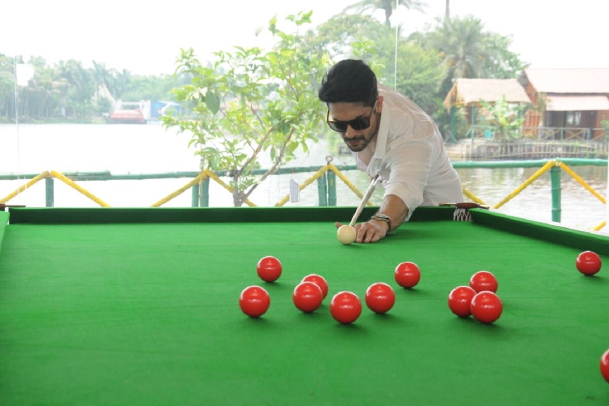 •এর উদ্বোধনে হাজির ছিলেন অভিনেতা বিক্রম চট্টোপাধ্যায়৷ তিনিও খুব উৎসাহী এই উদ্যোগে৷ কারণ তিনি জানান যে, ছোটবেলায় বাবা-মায়ের হাত ধরে বহুবার তিনি গিয়েছেন বোটিং-এ৷ খুব উপভোগ করতেন নৌকা বিহার৷ •এর উদ্বোধনে হাজির ছিলেন অভিনেতা বিক্রম চট্টোপাধ্যায়৷ তিনিও খুব উৎসাহী এই উদ্যোগে৷ কারণ তিনি জানান যে, ছোটবেলায় বাবা-মায়ের হাত ধরে বহুবার তিনি গিয়েছেন বোটিং-এ৷ খুব উপভোগ করতেন নৌকা বিহার৷