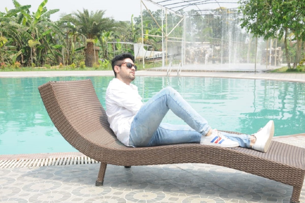 •পয়লা বৈশাখ বাঙালিদের কাছে অত্যন্ত শুভদিন৷ এইদিনটি নিজেদের এই ব্যবসা শুরুর জন্য বেছে নিলেন ক্রিক ক্লাব কর্তৃপক্ষ৷ এখানে স্যুইমিং পুলের ব্যবস্থা থাকছে, তেমনই থাকছে ১-২ দিনের জন্য ছুটির কাটানোর সুযোগ৷ •পয়লা বৈশাখ বাঙালিদের কাছে অত্যন্ত শুভদিন৷ এইদিনটি নিজেদের এই ব্যবসা শুরুর জন্য বেছে নিলেন ক্রিক ক্লাব কর্তৃপক্ষ৷ এখানে স্যুইমিং পুলের ব্যবস্থা থাকছে, তেমনই থাকছে ১-২ দিনের জন্য ছুটির কাটানোর সুযোগ৷
