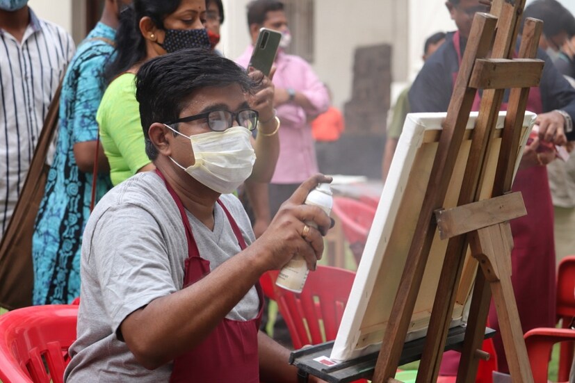 পরিচালক অর্জুন চক্রবর্তী জানান &quot;IAA-এর সহযোগিতায় পার্সেপশন ক্রিয়েটিভস সাফল্যের সঙ্গে আন্তর্জাতিক শিল্প দিবসের অনুষ্ঠান আয়োজন করেছে। আমি মনে করি একমাত্র শিল্প চেতনার বিকাশের মধ্যে দিয়েই আমরা উন্নততর সমাজ তৈরি করতে পারব।&quot; 