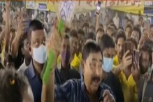 ব্যাটসম্যান অনুব্রত, বোলপুরে ক্রিকেট টুর্নামেন্টে ব্যাট হাতে হাঁকালেন ছক্কা... ব্যাটসম্যান অনুব্রত, বোলপুরে ক্রিকেট টুর্নামেন্টে ব্যাট হাতে হাঁকালেন ছক্কা...